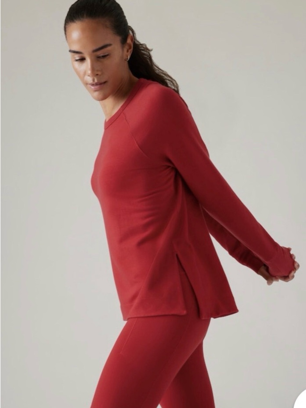 Athleta Red Pullover Sweatshirt Long Sleeve Athleisure With Thumbholes Size M
